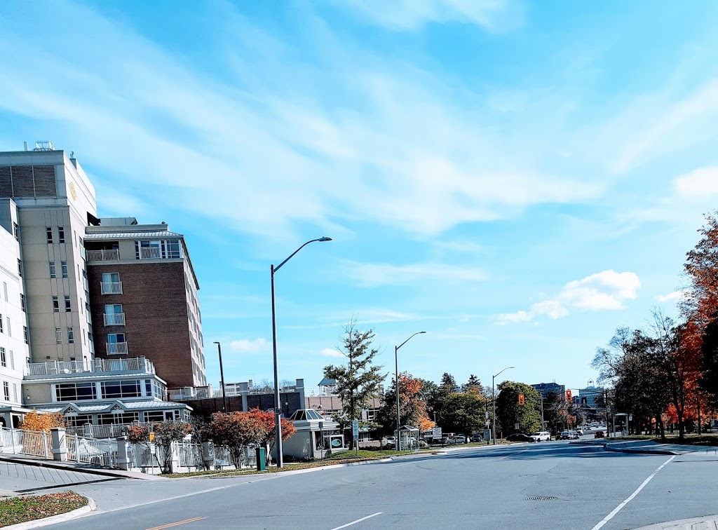 Victoria Village Manor | 78 Ross St, Barrie, ON L4N 1G3, Canada | Phone: (705) 728-3456