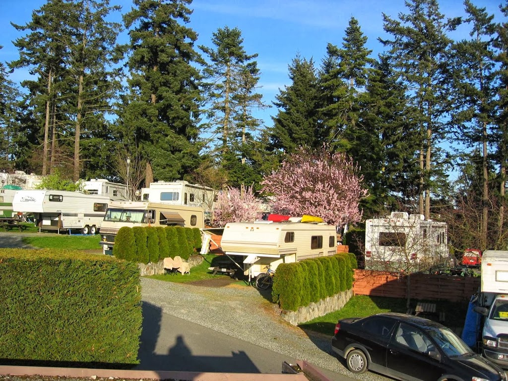 Fort Victoria RV Park - 129 Burnett Rd, Victoria, BC V9B 4P6, Canada