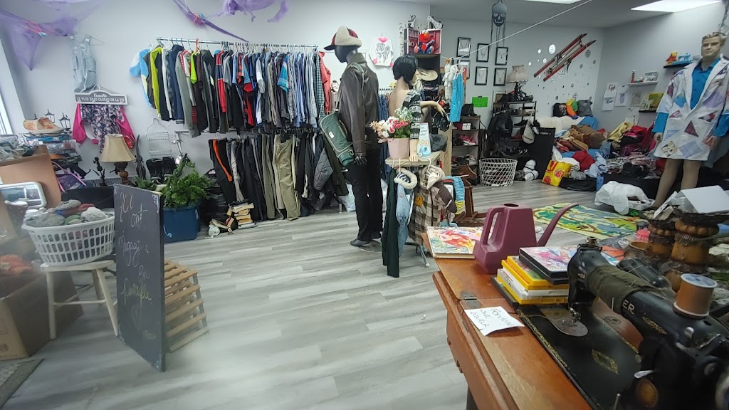 Friperie dAtaraxie | 983 Rue Daigneault, Acton Vale, QC J0H 1A0, Canada | Phone: (450) 779-1574