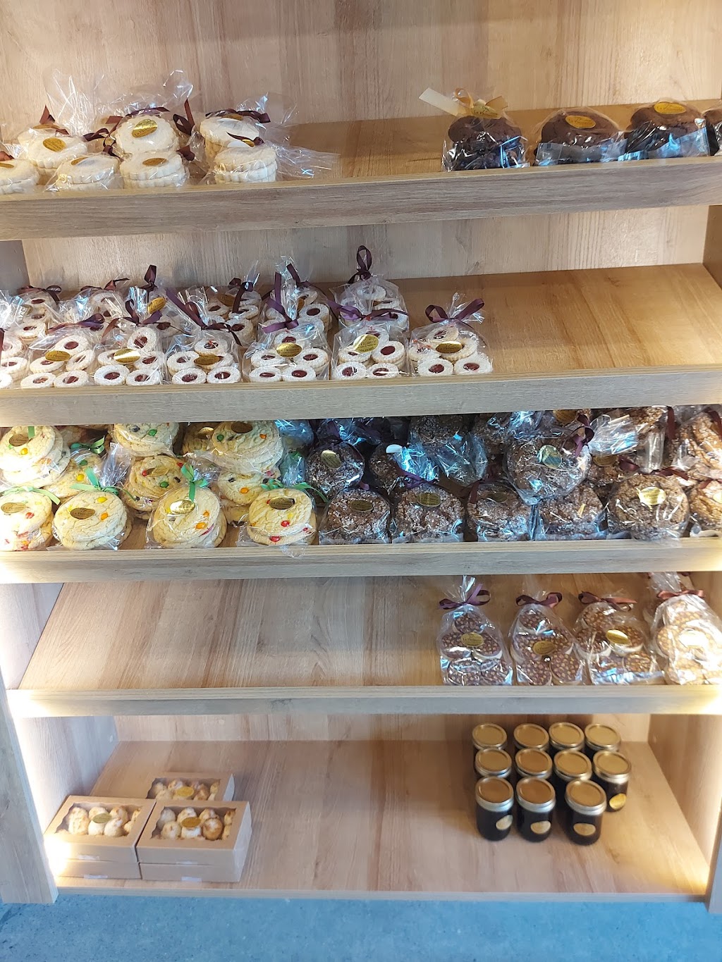 La Patisserie Fine Cakes & Pastries Inc. | 300 Gage Ave #11, Kitchener, ON N2M 3C8, Canada | Phone: (519) 744-4084