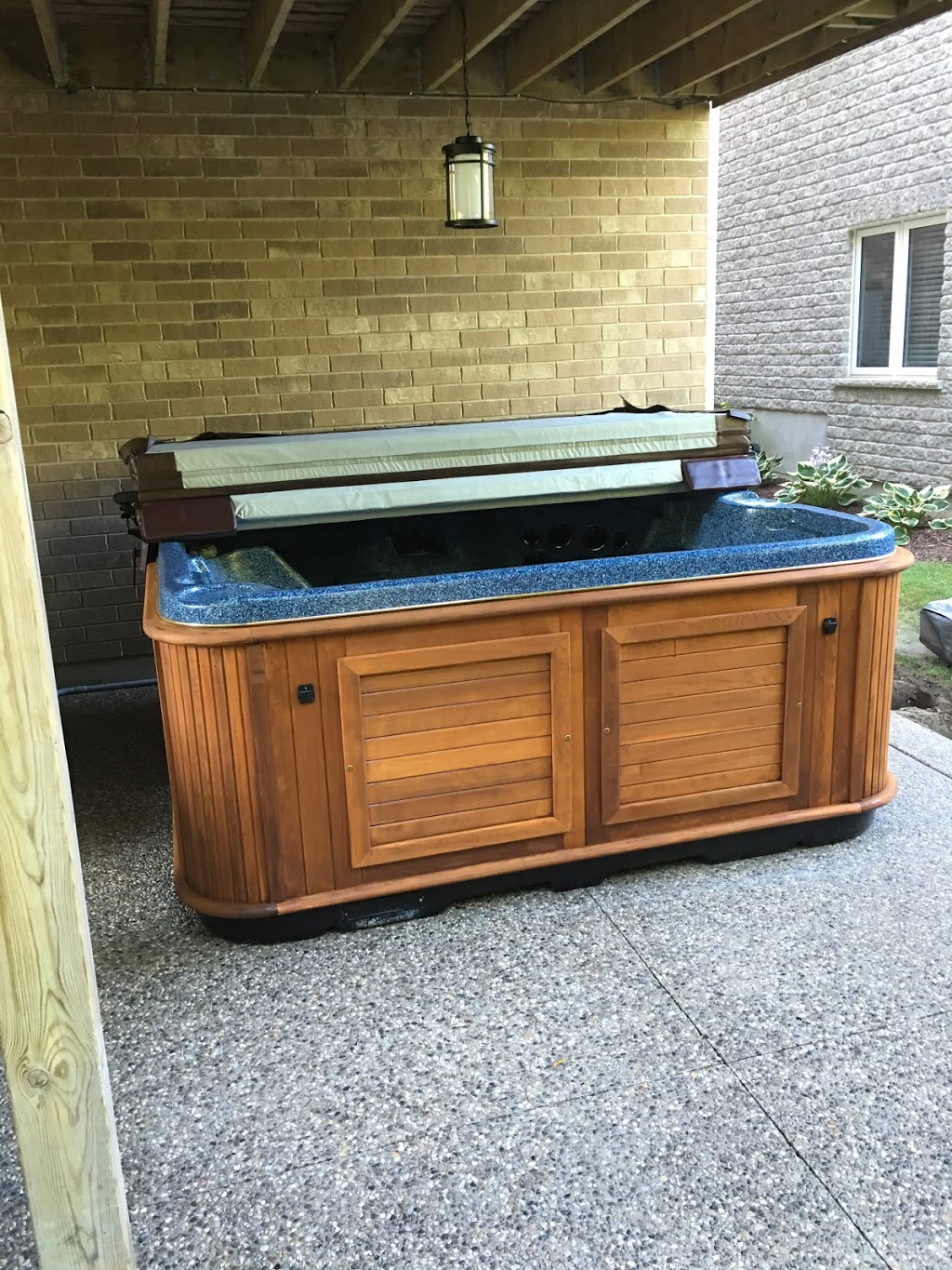 Ontario Hot Tub Services | 20 Steckle Pl, Kitchener, ON N2E 1X2, Canada | Phone: (888) 308-6601