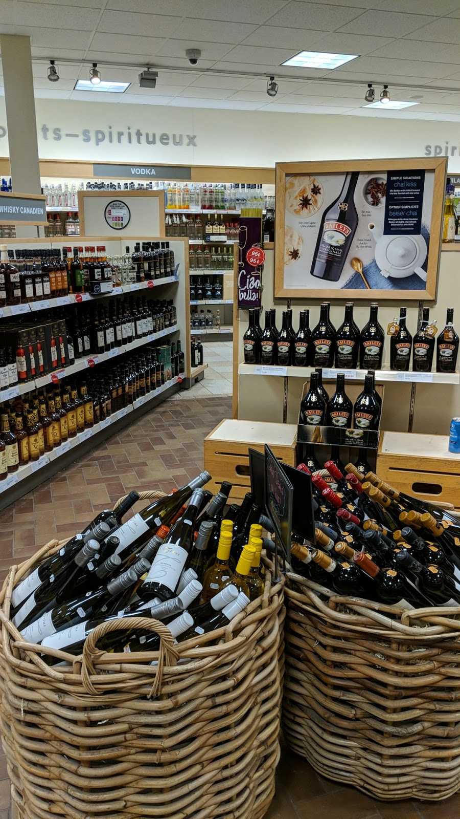 LCBO | Bellwood Plaza, 900 Oxford St E, London, ON N5Y 5A1, Canada | Phone: (519) 451-7143