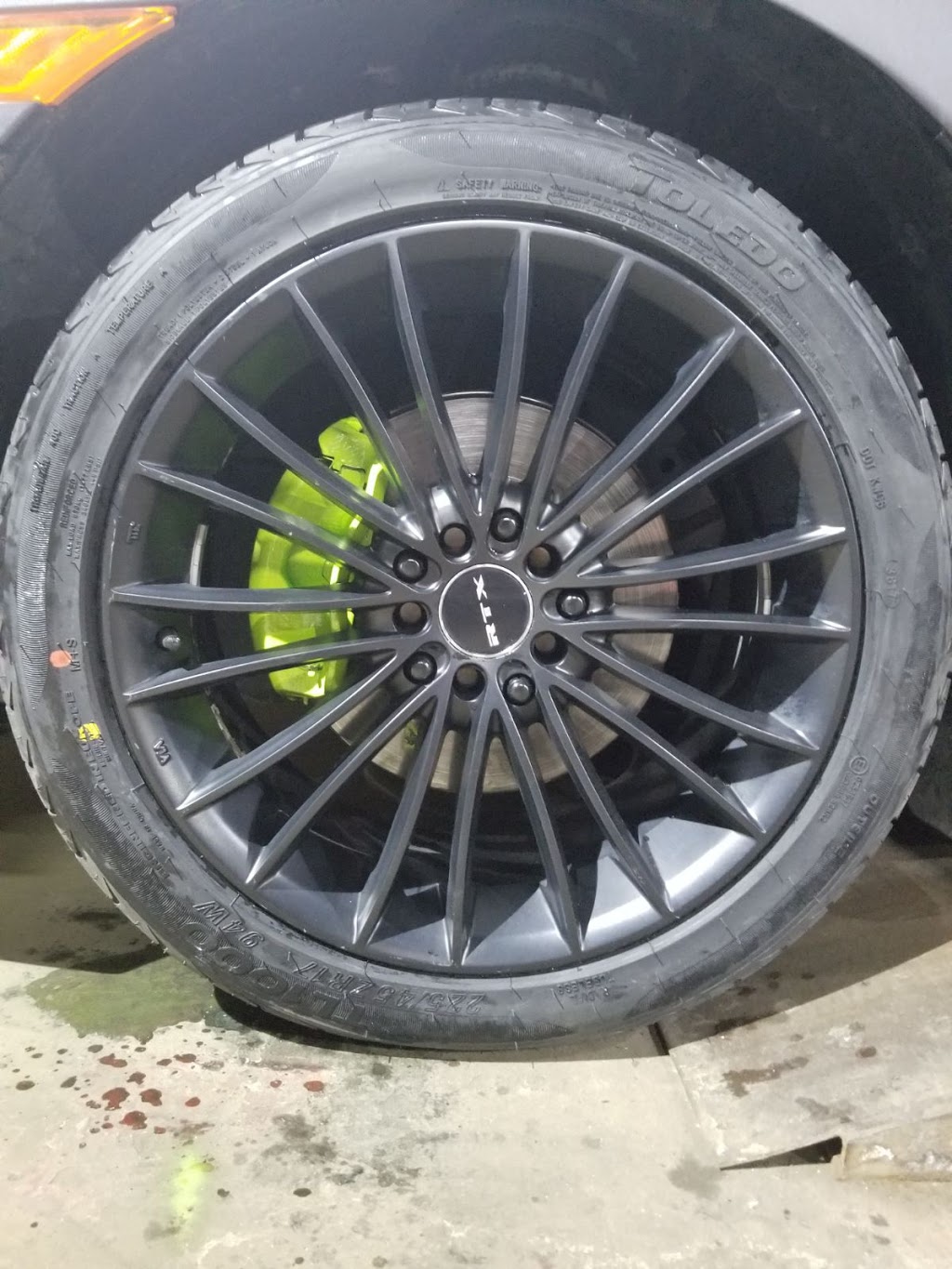 Rim and Tire Pro, Inc | 211 Milvan Dr, North York, ON M9L 1Y3, Canada | Phone: (416) 739-8473
