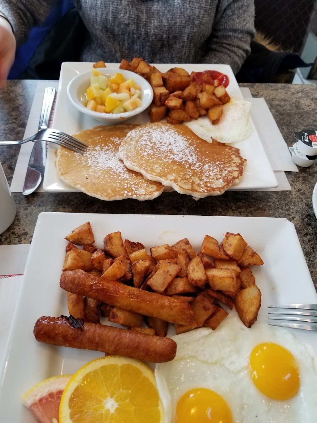 Combo | 4695 Grande Allée, Brossard, QC J4Z 3E9, Canada | Phone: (450) 656-7658
