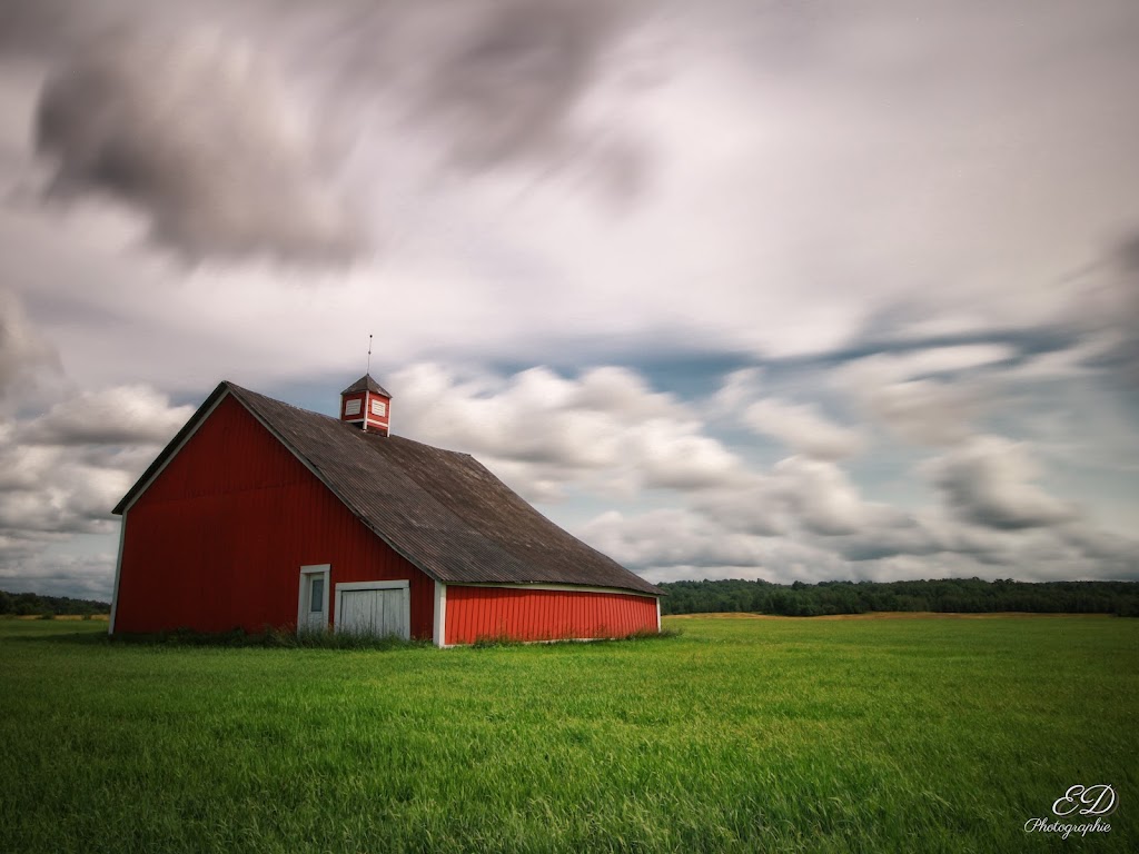 Ed photographie | QC-241, Waterloo, QC J0E 2N0, Canada | Phone: (819) 576-3395