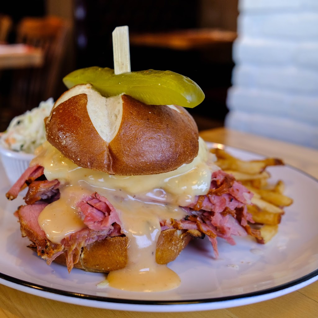 Nickels Deli | 480 Boulevard de Sainte-Adèle, Sainte-Adèle, QC J0R 1L0, Canada | Phone: (450) 229-9553