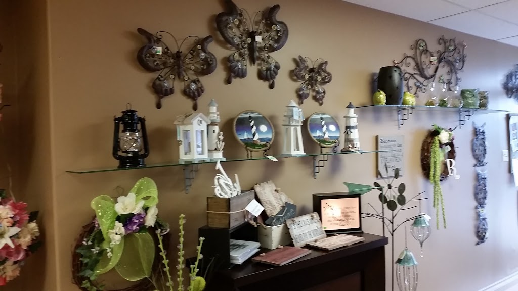 Karas Rose Garden | 50 Queen St N, Tilbury, ON N0P 2L0, Canada | Phone: (519) 682-3338