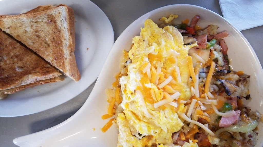 Country Corner Cafe | 195 Beach Rd, Teulon, MB R0C 3B0, Canada | Phone: (204) 886-2181