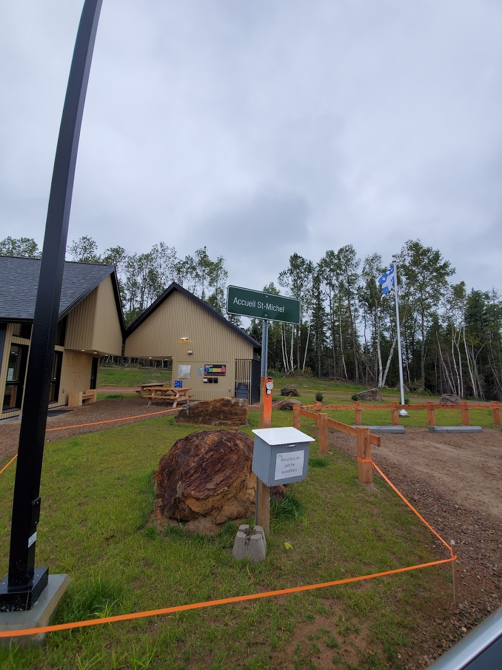 Poste daccueil de Saint-Michel - Réserve Faunique Rouge-Matawin | Chem. des Cyprès, Saint-Zénon, QC J0K 3N0, Canada | Phone: (450) 833-5530