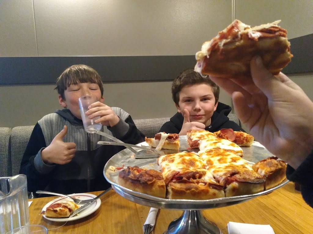 Rodos Pizza | 855 Grandview St W, Moose Jaw, SK S6H 5L7, Canada | Phone: (306) 693-6161