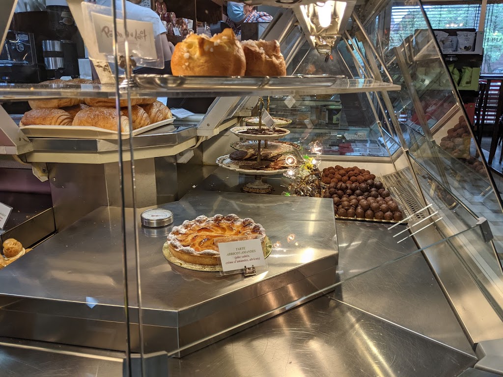Pâtisserie St Louis De France | 3575 Rue Berri, Montréal, QC H2L 4G3, Canada | Phone: (514) 849-5058