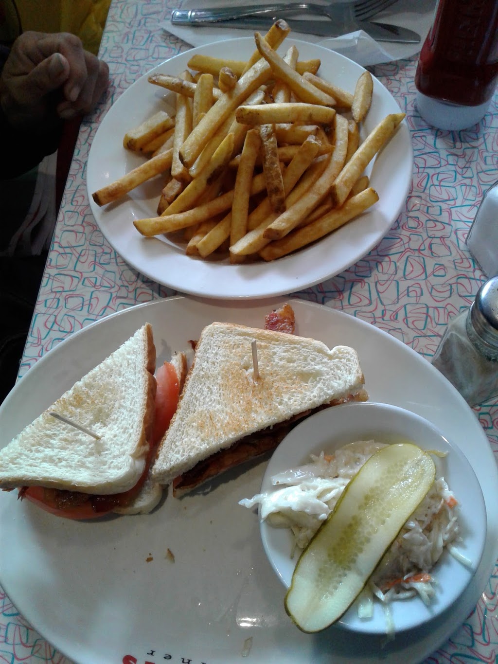 Wimpys Diner | 989 Fennell Ave E, Hamilton, ON L8T 1R1, Canada | Phone: (289) 755-3600