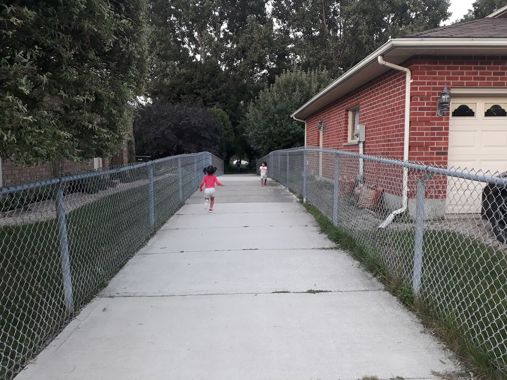 Carriage Hill Park | Carriage Hill Crescent, London, ON N5X 3W8, Canada