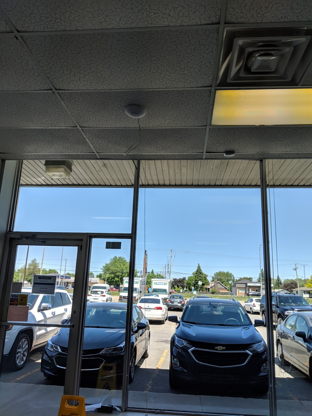 Discount Location dautos et camions | 380 QC-132 #180, Saint-Constant, QC J5A 1G8, Canada | Phone: (450) 635-2358