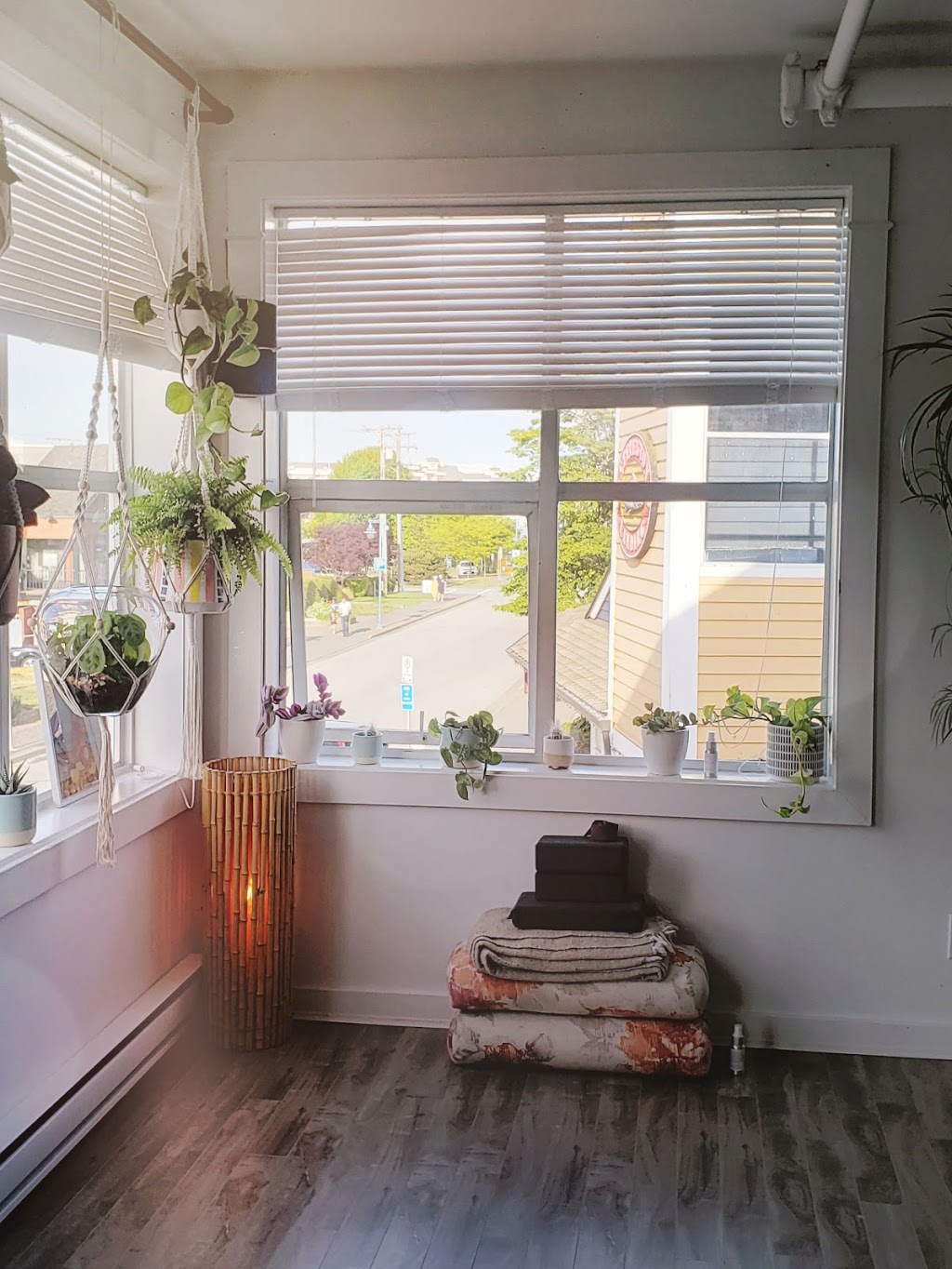Perfect Hearts Yoga | 3800 Bayview St #201, Richmond, BC V7E 4R7, Canada | Phone: (778) 984-9642