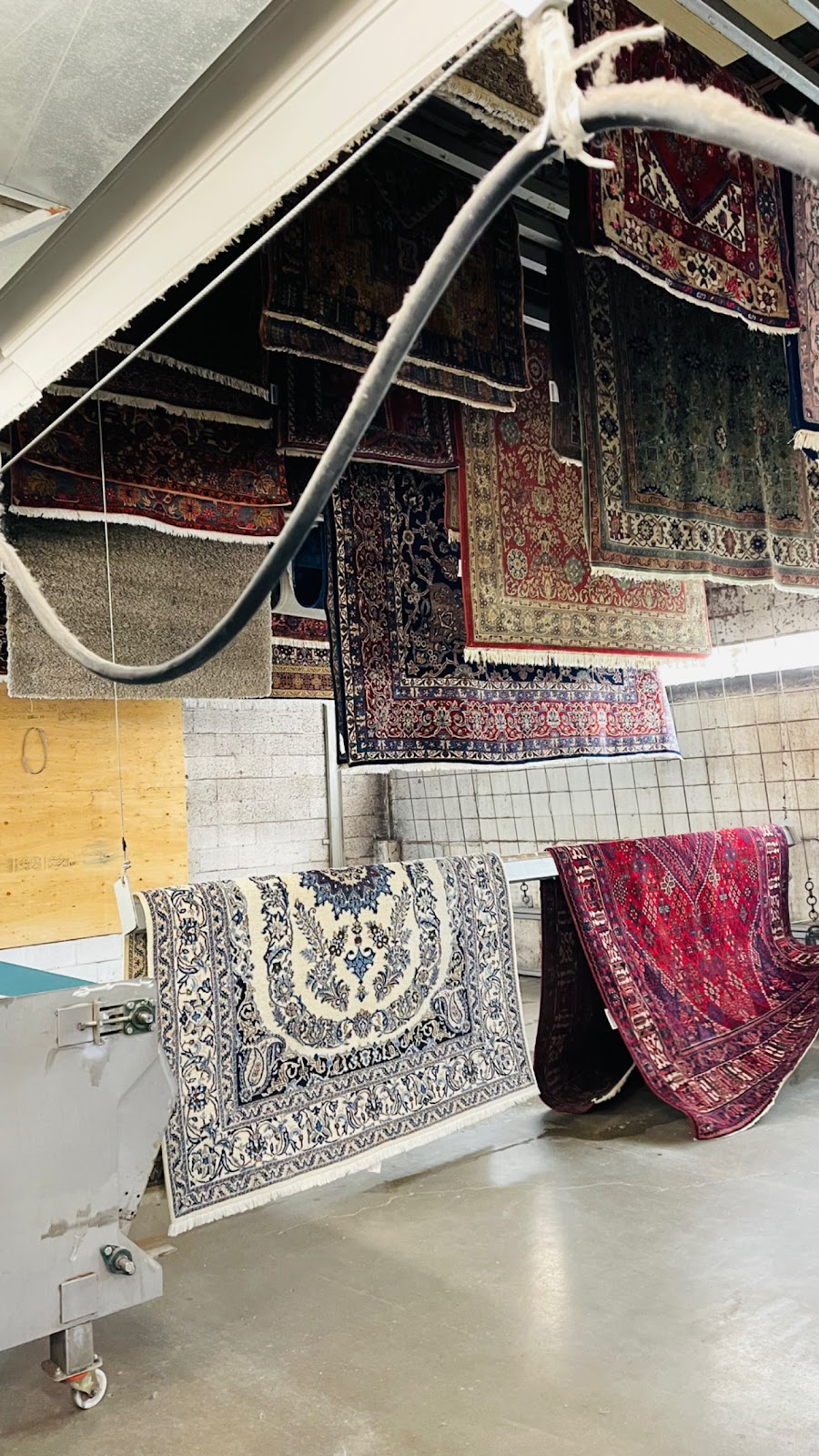 Lunas Area Rugs Cleaning | 25 Bristol Ave, Brampton, ON L6X 2B1, Canada | Phone: (647) 556-0234