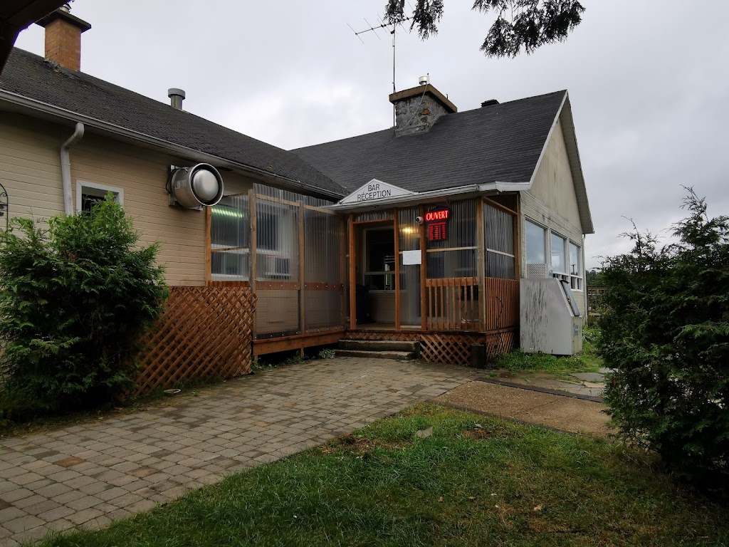 Domaine Lac Edouard | 340 Rue Principale, Lac-Édouard, QC G0X 3N0, Canada | Phone: (819) 653-2100