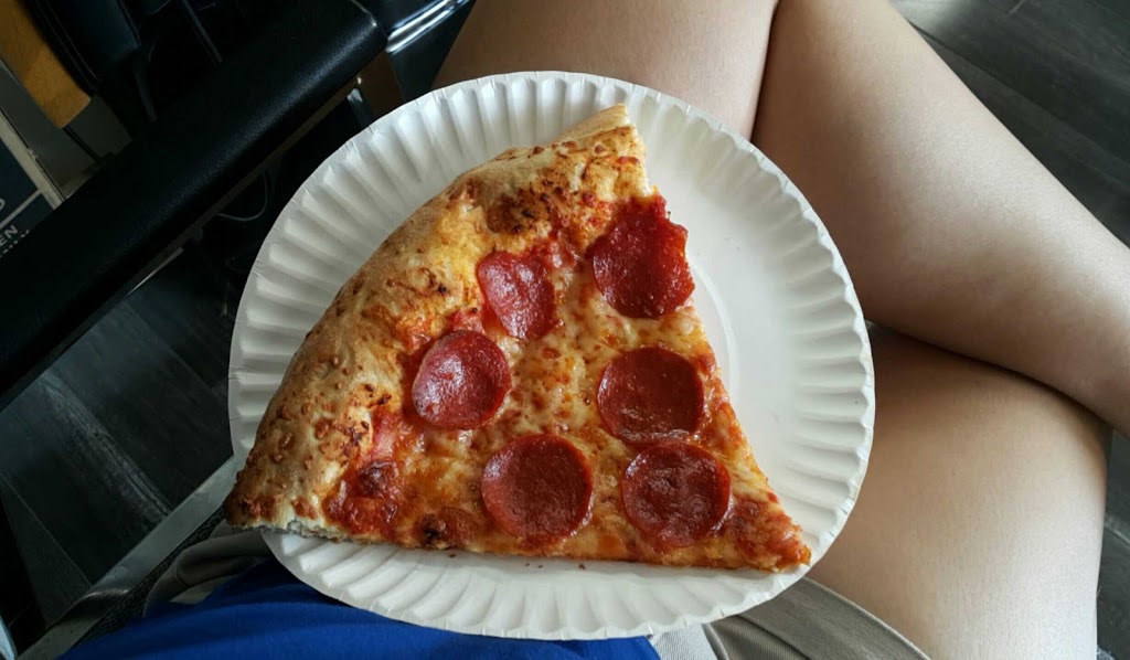 Jonis Pizza | 525 Mohawk Rd E, Hamilton, ON L8V 2J5, Canada | Phone: (905) 387-1212