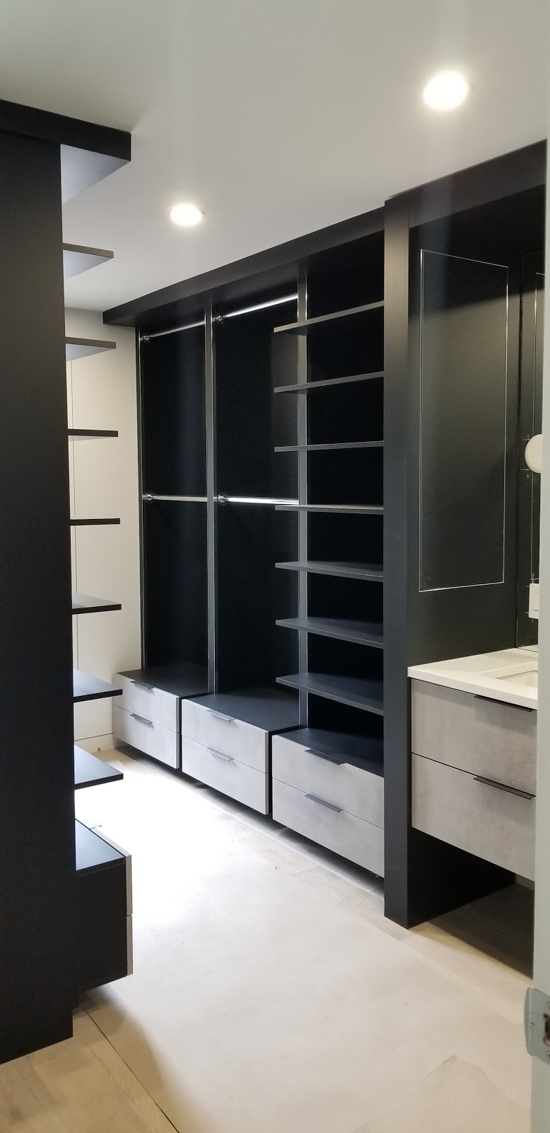Lakeshore Kitchens | 4390 Paletta Ct, Burlington, ON L7L 5R2, Canada | Phone: (647) 522-8641