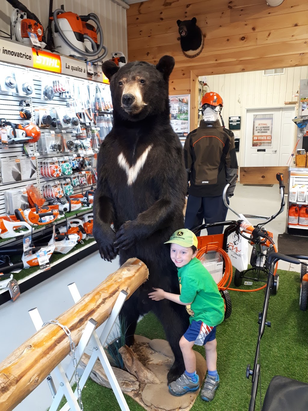 Petits Moteurs Michel | 580 Rue Chef Max Gros-Louis, Wendake, QC G0A 4V0, Canada | Phone: (418) 842-6223