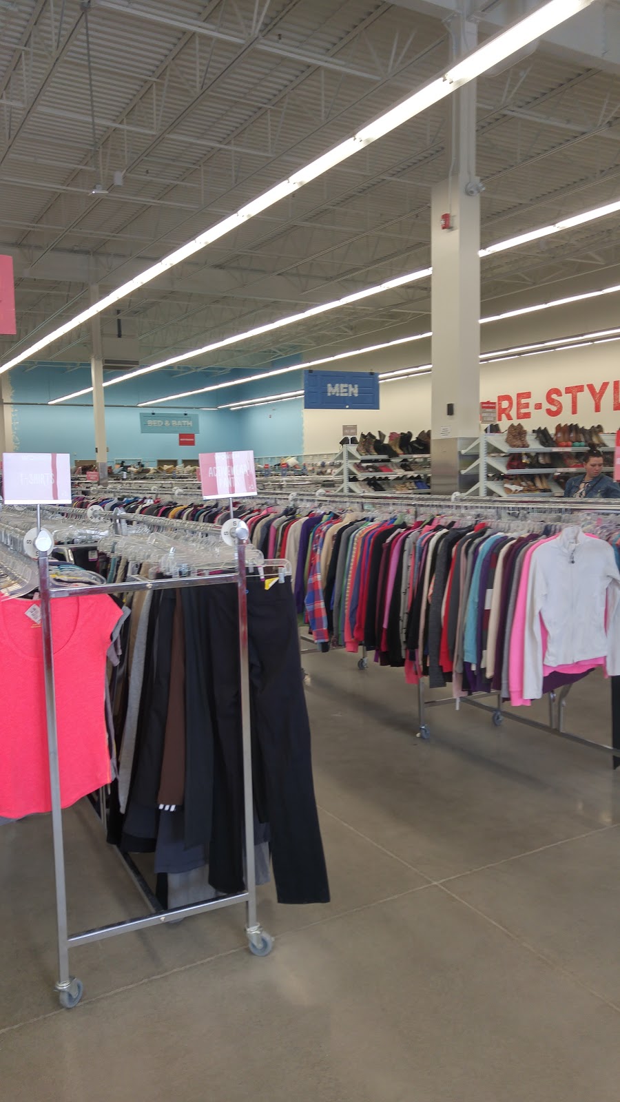 Value Village | 120 Portia Drive, Ancaster, ON L9G 0G1, Canada | Phone: (289) 204-1135