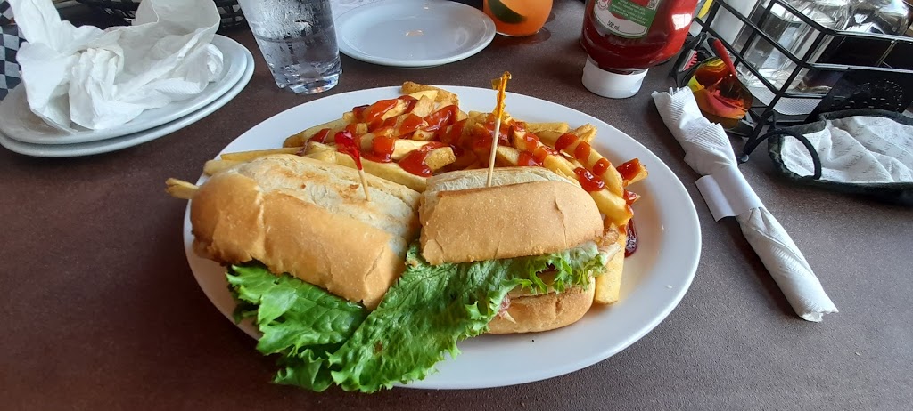 The Locker at the Falls Restaurant & Pub | 9 Lindsay St, Fenelon Falls, ON K0M 1N0, Canada | Phone: (705) 887-6211