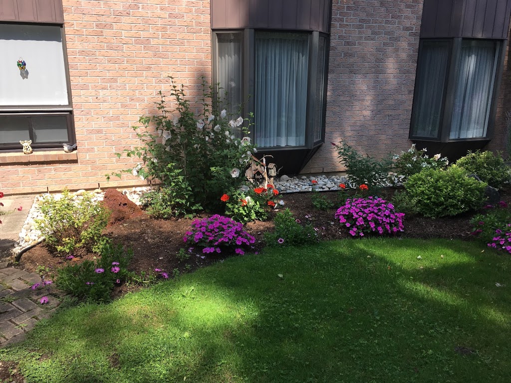 Sprucelawn Apartments For Seniors | 33 Front St Box 721, St. Jacobs, ON N0B 2N0, Canada | Phone: (519) 664-1311