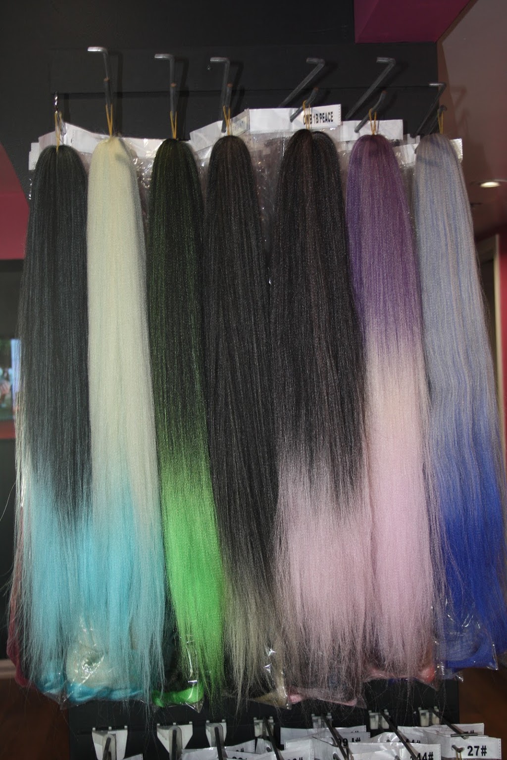Suzzy’s Posh Hair | 160 McBride Ave, Bowmanville, ON L1C 0J4, Canada | Phone: (437) 929-1828