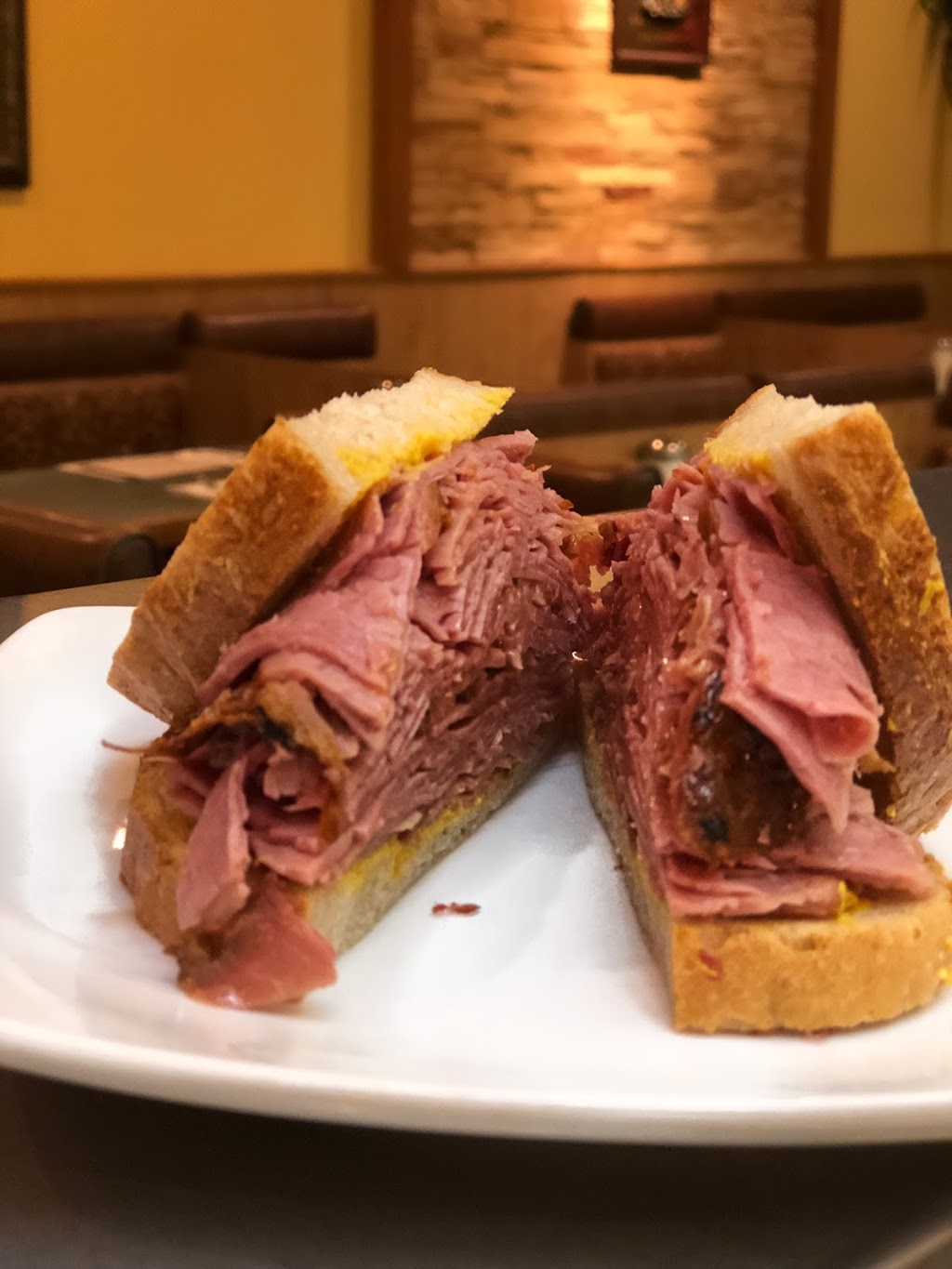 Restaurant Déli Forest | 10567 Boulevard Pie-IX, Montréal-Nord, QC H1H 4A3, Canada | Phone: (514) 321-3828