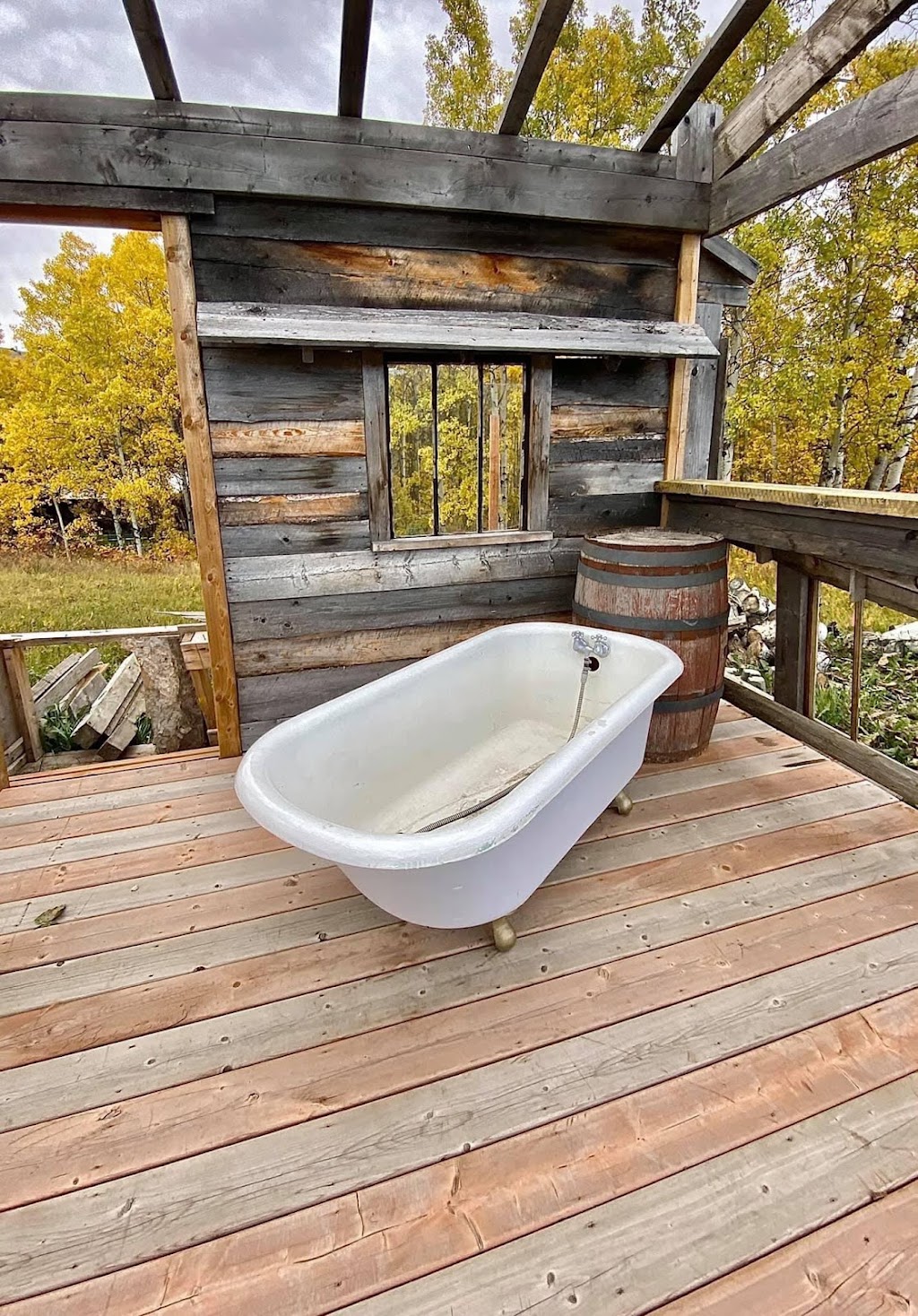 River Retreat Kananaskis | 658 Ave W, Longview, AB T0L 1H0, Canada | Phone: (403) 558-3945
