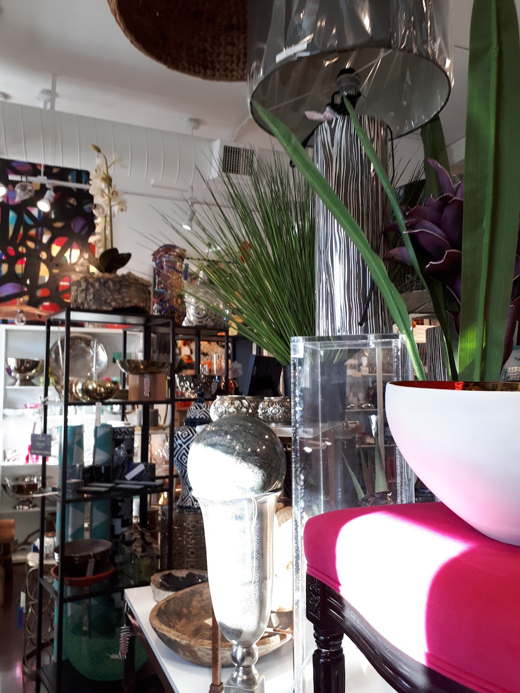 SpLaSh London | 266 Richmond St, London, ON N6B 2H7, Canada | Phone: (519) 672-7171