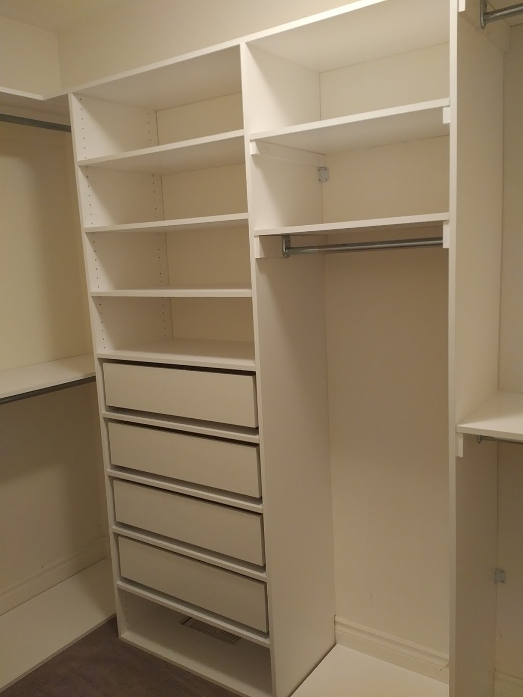 Nikhil-closets | Solidarity Ct, Brampton, ON L6Y 0L5, Canada | Phone: (647) 299-9427