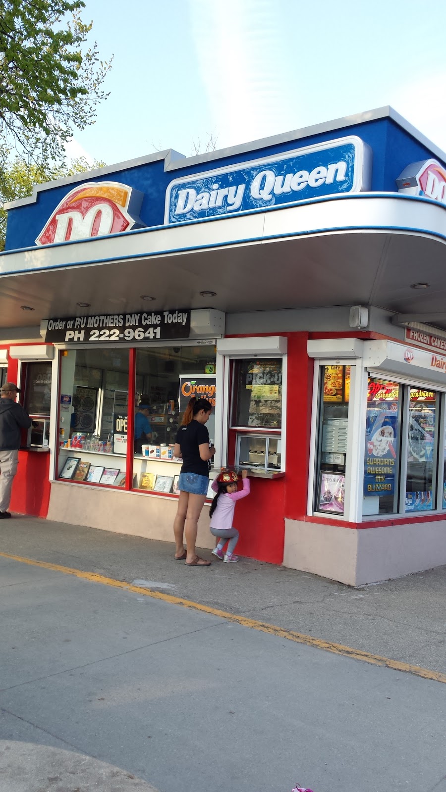 Dairy Queen (Treat) | 100 Victoria Ave E, Winnipeg, MB R2C 0E2, Canada | Phone: (204) 222-9641