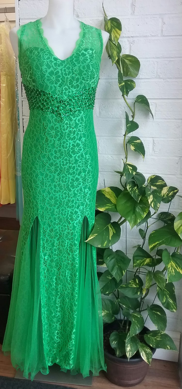 Elegant Dresses | 5-639 Southdale Rd E, London, ON N6E 3M2, Canada | Phone: (519) 204-2116