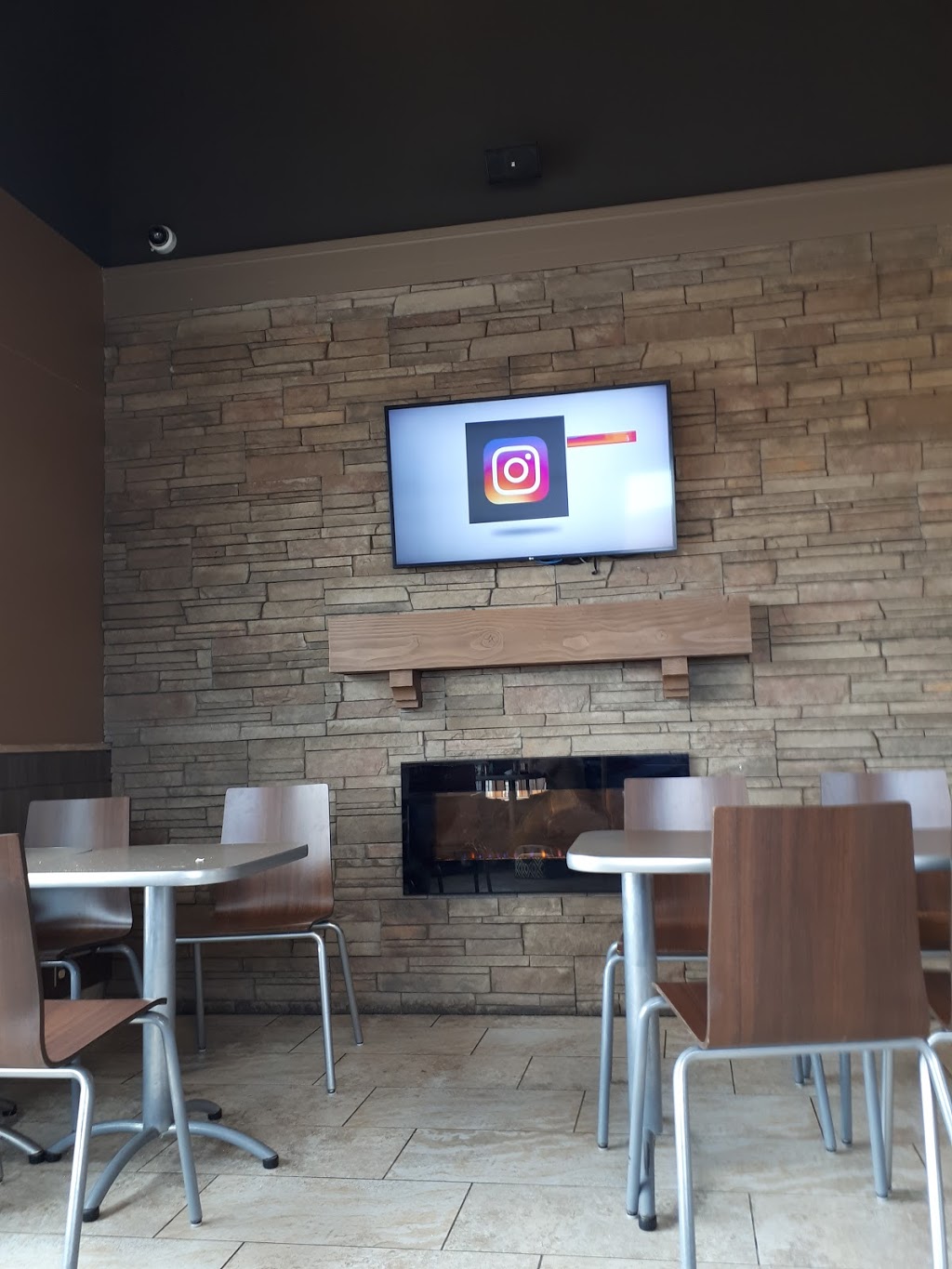 Tim Hortons | 75 Rue De Lhotel De Ville, Local A, Warwick, QC J0A 1M0, Canada | Phone: (819) 559-8090