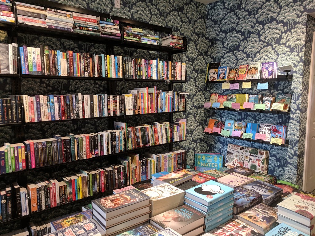 Queen Books | 914 Queen St E, Toronto, ON M4M 1J5, Canada | Phone: (416) 778-5053