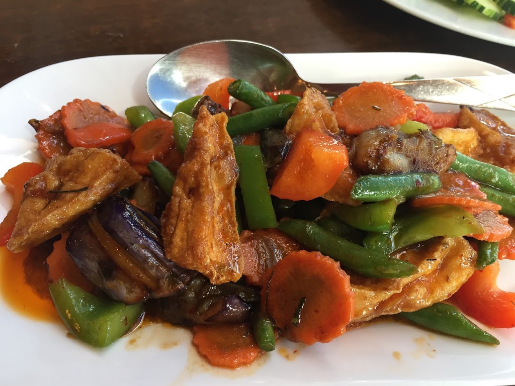 Sukothai Restaurant | 2055 Winston Park Dr, Oakville, ON L6H 6P5, Canada | Phone: (905) 829-9978