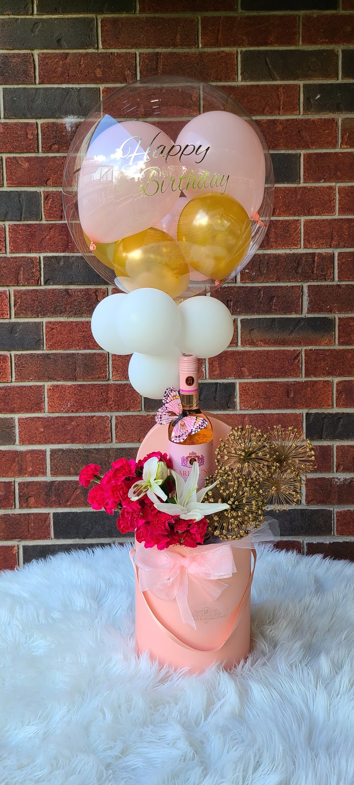 Delicate Blossoms Lounge | 170 Parkvale Dr, Kitchener, ON N2R 1Z1, Canada | Phone: (226) 978-6044