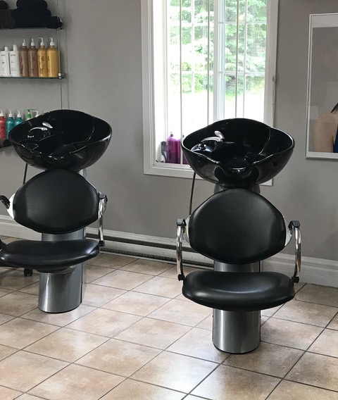 Salon De Coiffure Ras Coiffeur | 970 Rue Valiquette, Sainte-Adèle, QC J8B 2M3, Canada | Phone: (450) 229-2681