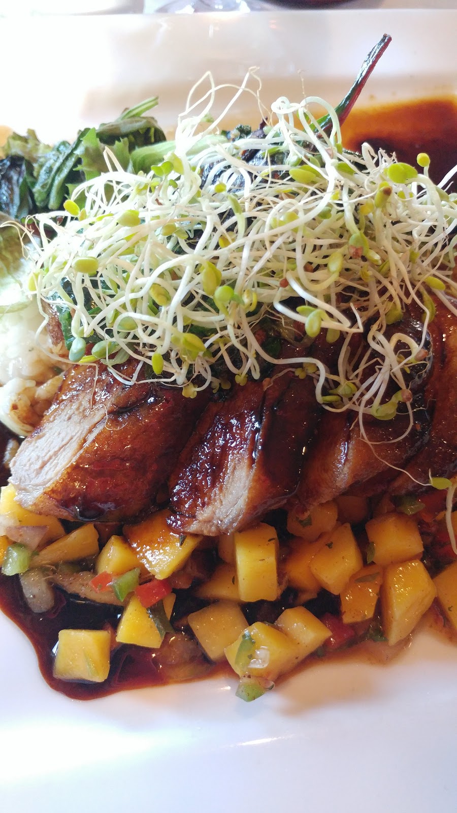 The Hollow Bistro & Brew | 10641 Main St, Clarence, NY 14031, USA | Phone: (716) 759-7351