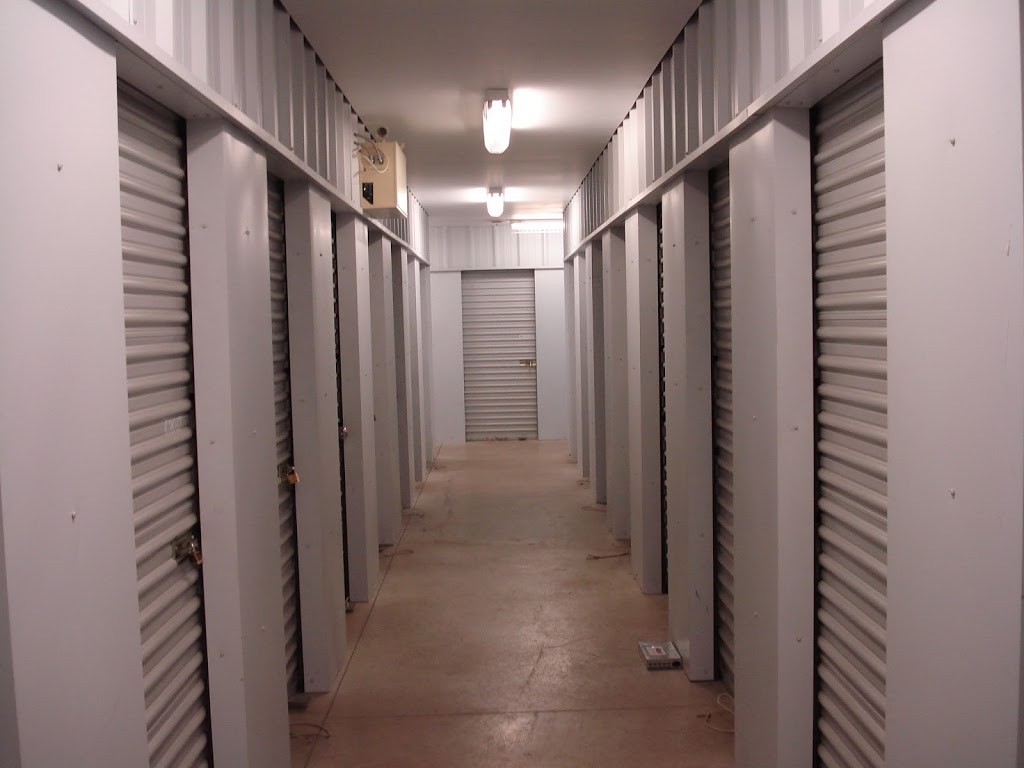 Burlington Storage Barn | 1197 Plains Road East, Burlington, ON L7S 2K2, Canada | Phone: (905) 637-8085