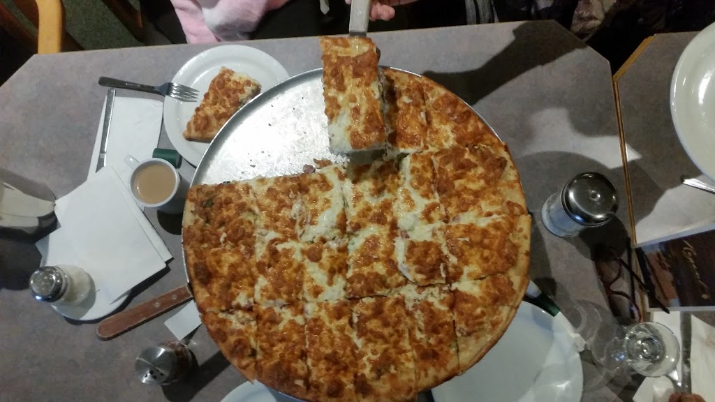 Regent Family Restaurant & Neighbourhood Pub | 3823 Sherwood Dr, Regina, SK S4R 6N1, Canada | Phone: (306) 543-3211