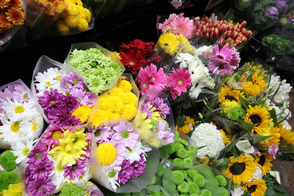 The Flower Market Waterdown | 255 Dundas St E, Waterdown, ON L8B 0E5, Canada | Phone: (905) 689-7800