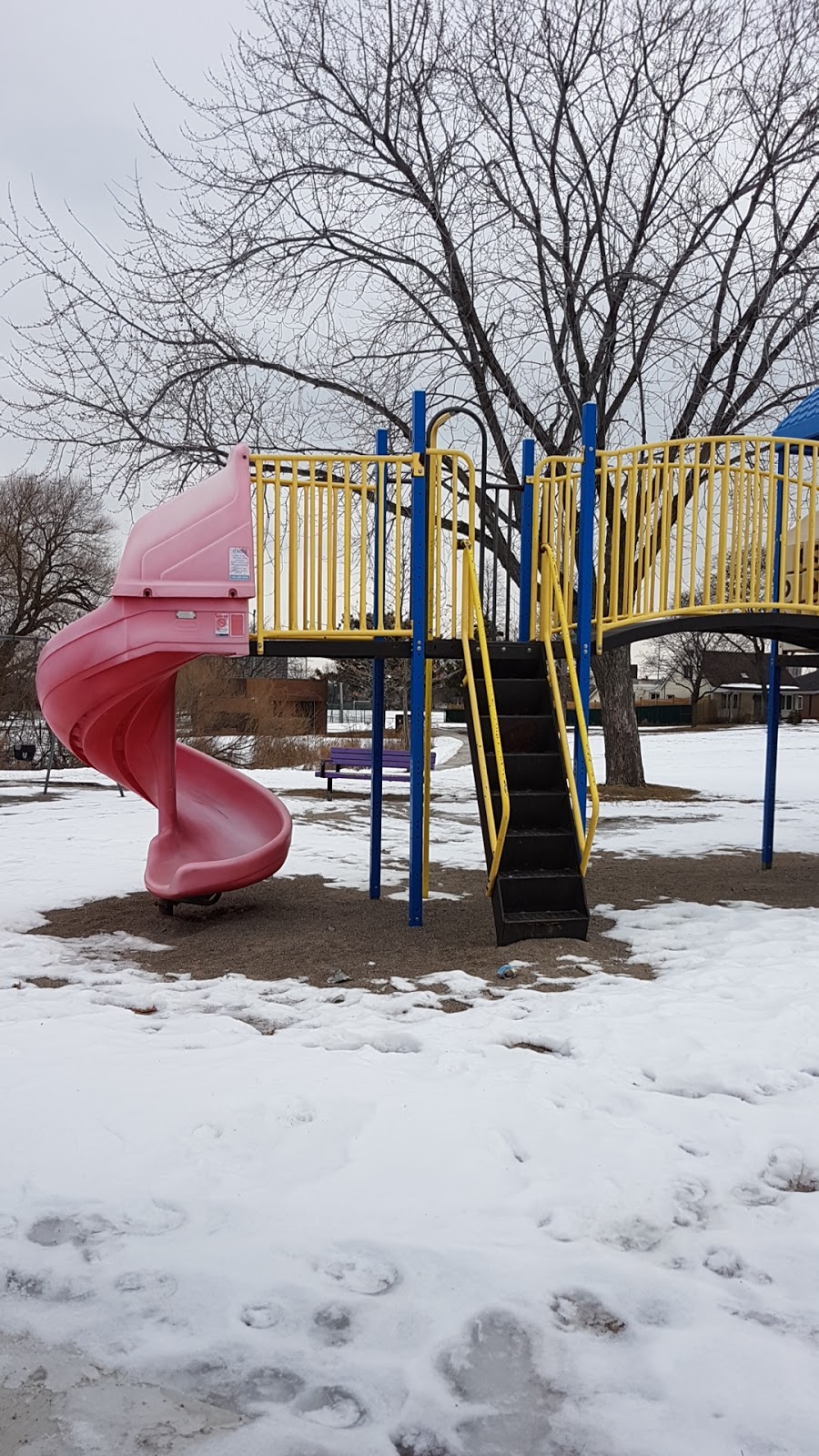 Maple Leaf Park | 320 Culford Rd, North York, ON M6L 2V7, Canada