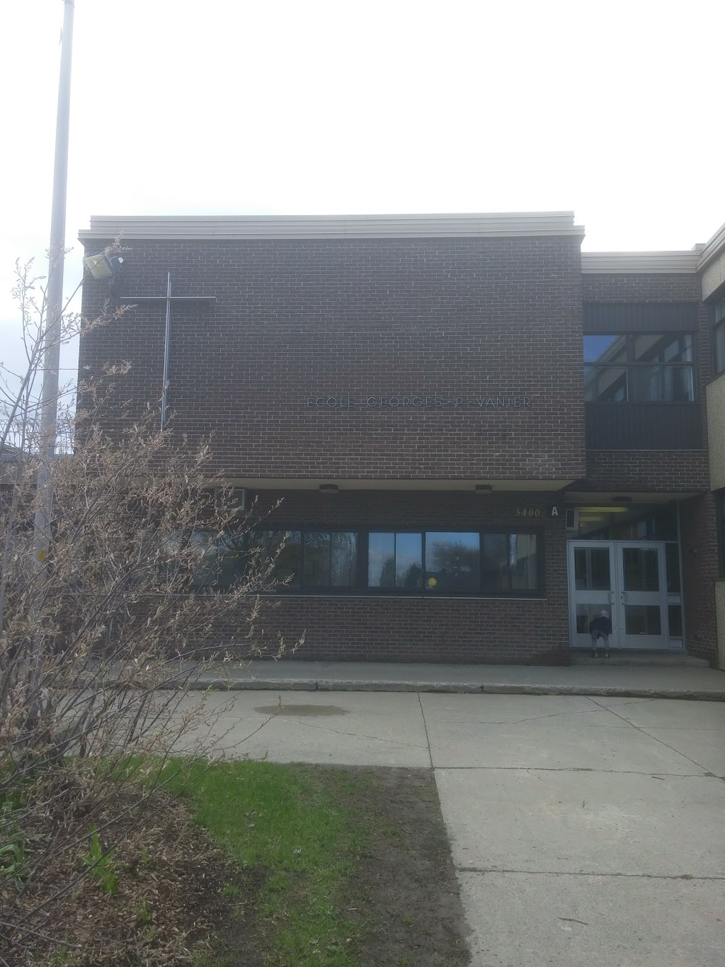 École Georges-P.-Vanier | 3400 Rue Boisclair, Brossard, QC J4Z 2C2, Canada | Phone: (450) 678-0490