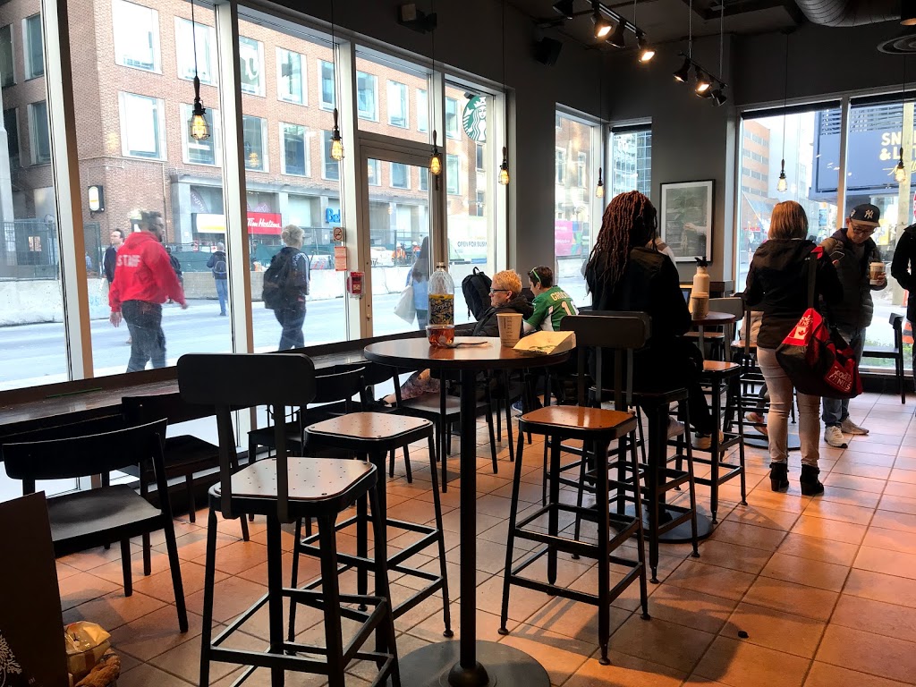 Starbucks | 39 Eglinton Ave E, Toronto, ON M4P 1A2, Canada | Phone: (416) 483-6850