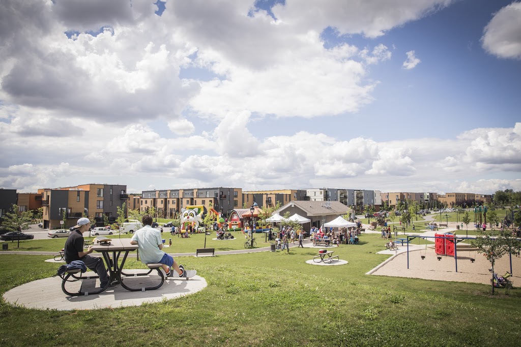 Carlos-DAlcantara Park | 5508 Rue de Contrecoeur, Montréal, QC H1K 0H3, Canada | Phone: (514) 872-0311