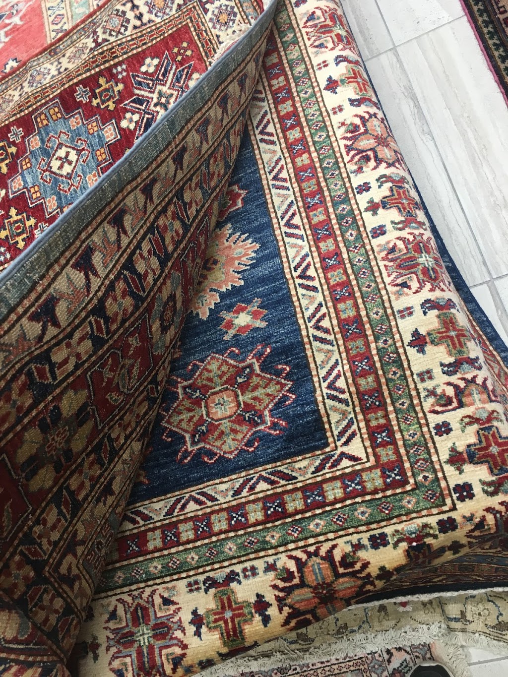 Horizon Rugs | New Horizon Mall Unit H-27, 260300 Writing Creek Cres, Balzac, AB T4A 0X8, Canada | Phone: (403) 617-9648