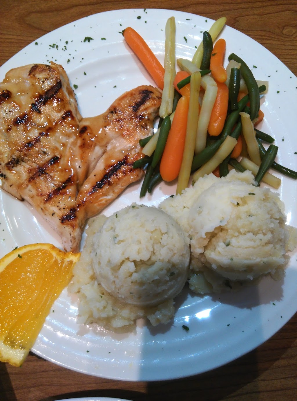 Three Twins Family Restaurant | B-1565 Durham Regional Rd 15, Beaverton, ON L0K 1A0, Canada | Phone: (705) 426-4333