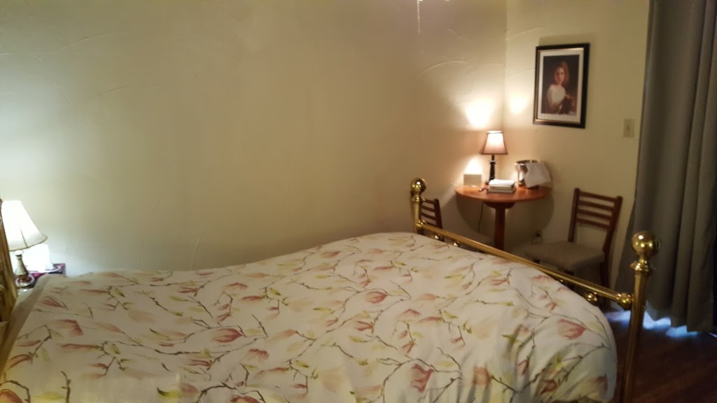 Ancestral Knowlton B&B | 402 Chemin Knowlton, Knowlton, QC J0E 1V0, Canada | Phone: (450) 243-0011